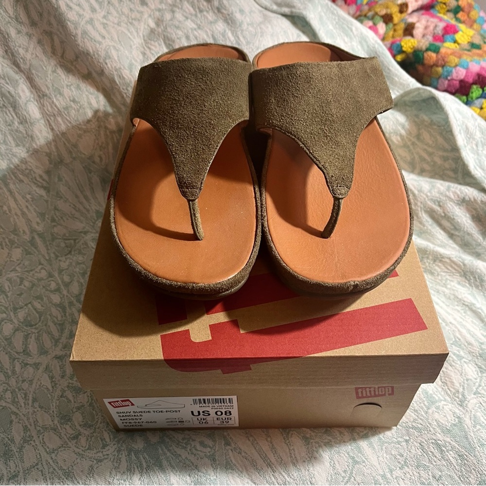 Fitflop Mossy SHUV Suede Toe-Post Sandals 8